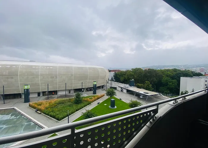 Tehelne Pole, Bajkalska 2e * Bratislava